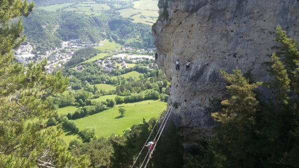 Roqueprins : pont népalais et filet