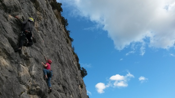 Avant d'être rejointe par Guilhem à côté dans Ôm-Ôm (6a+)